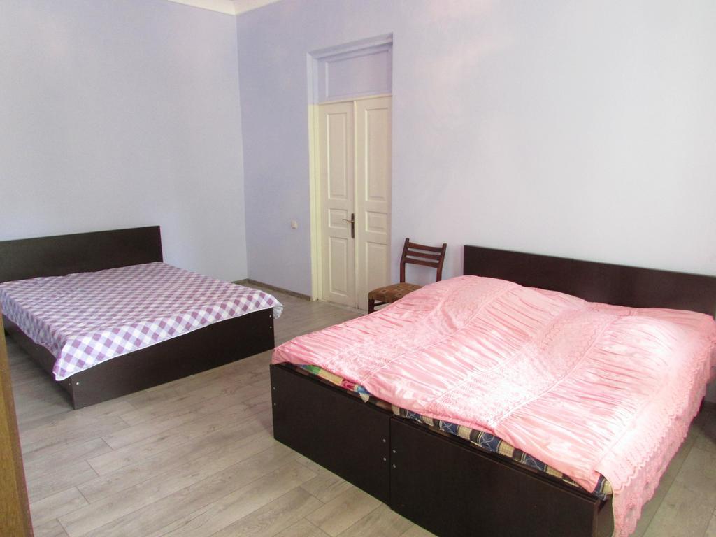 Joni Guest House Батуми Екстериор снимка