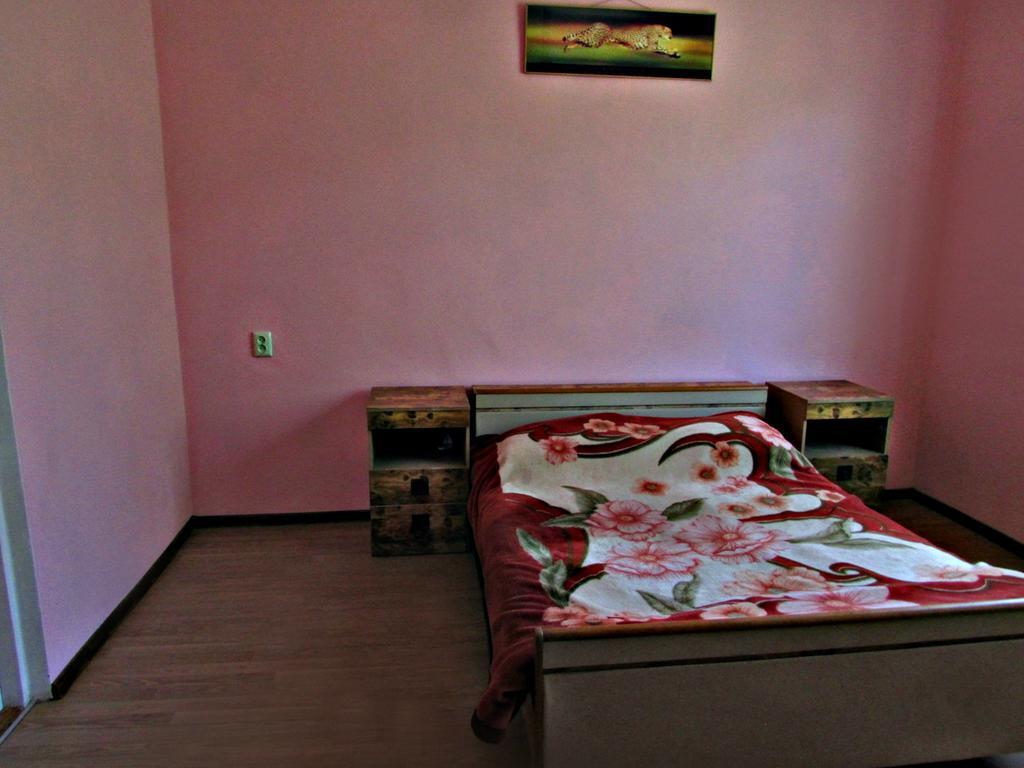 Joni Guest House Батуми Екстериор снимка
