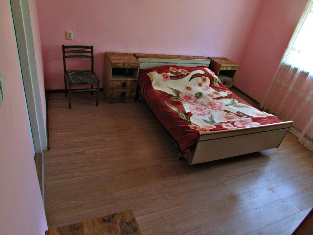 Joni Guest House Батуми Екстериор снимка